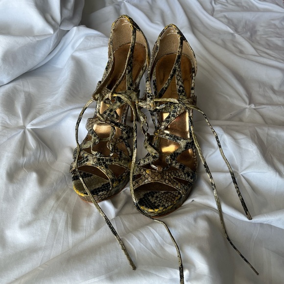 Moda Spana Platforms - Picture 3 of 3